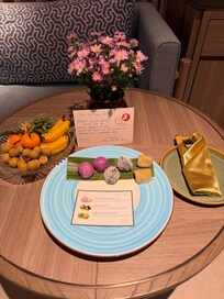 Welcome note and snacks upon arrival.