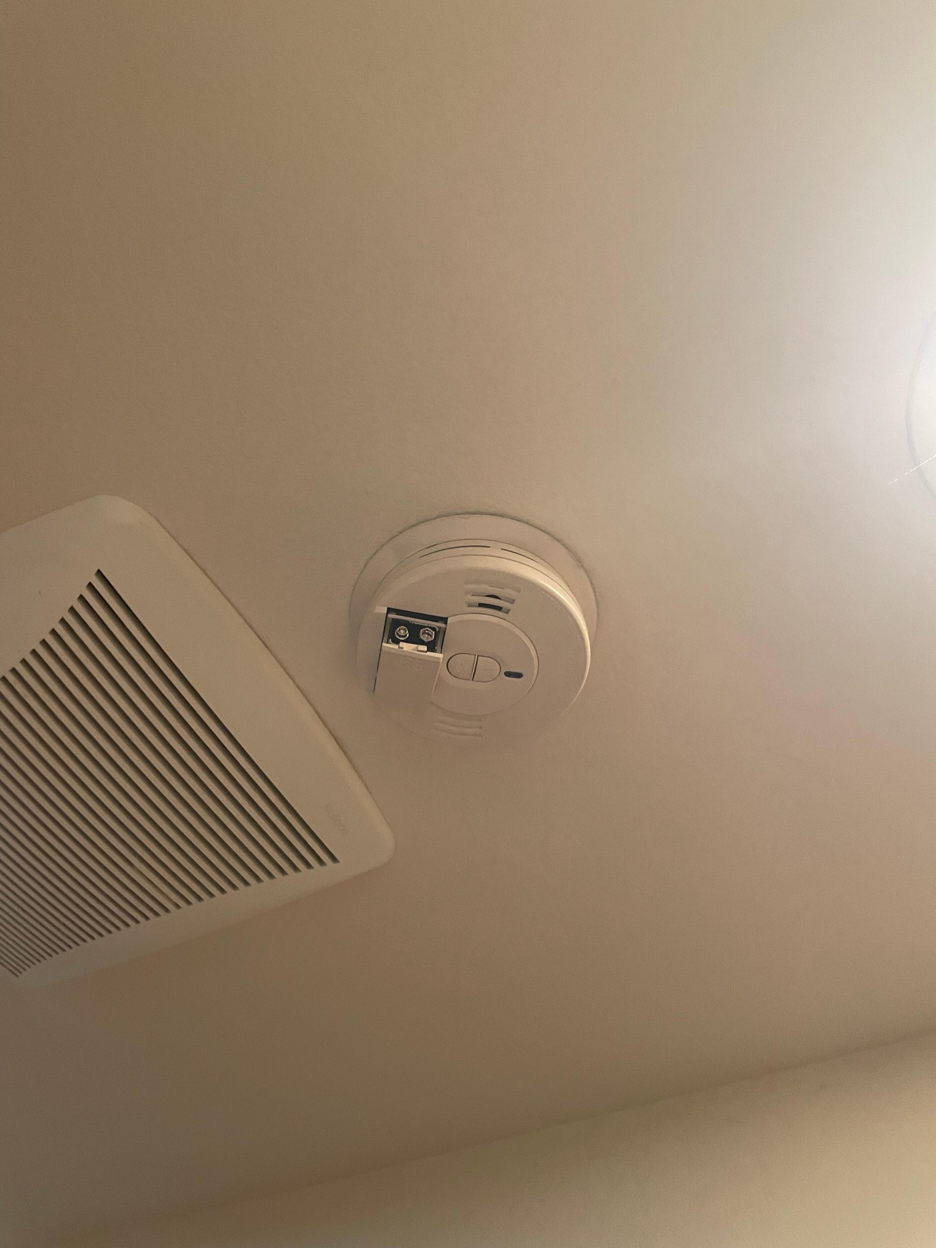 Dead carbon monoxide/fire detector