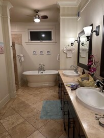 wonderful master bathroom