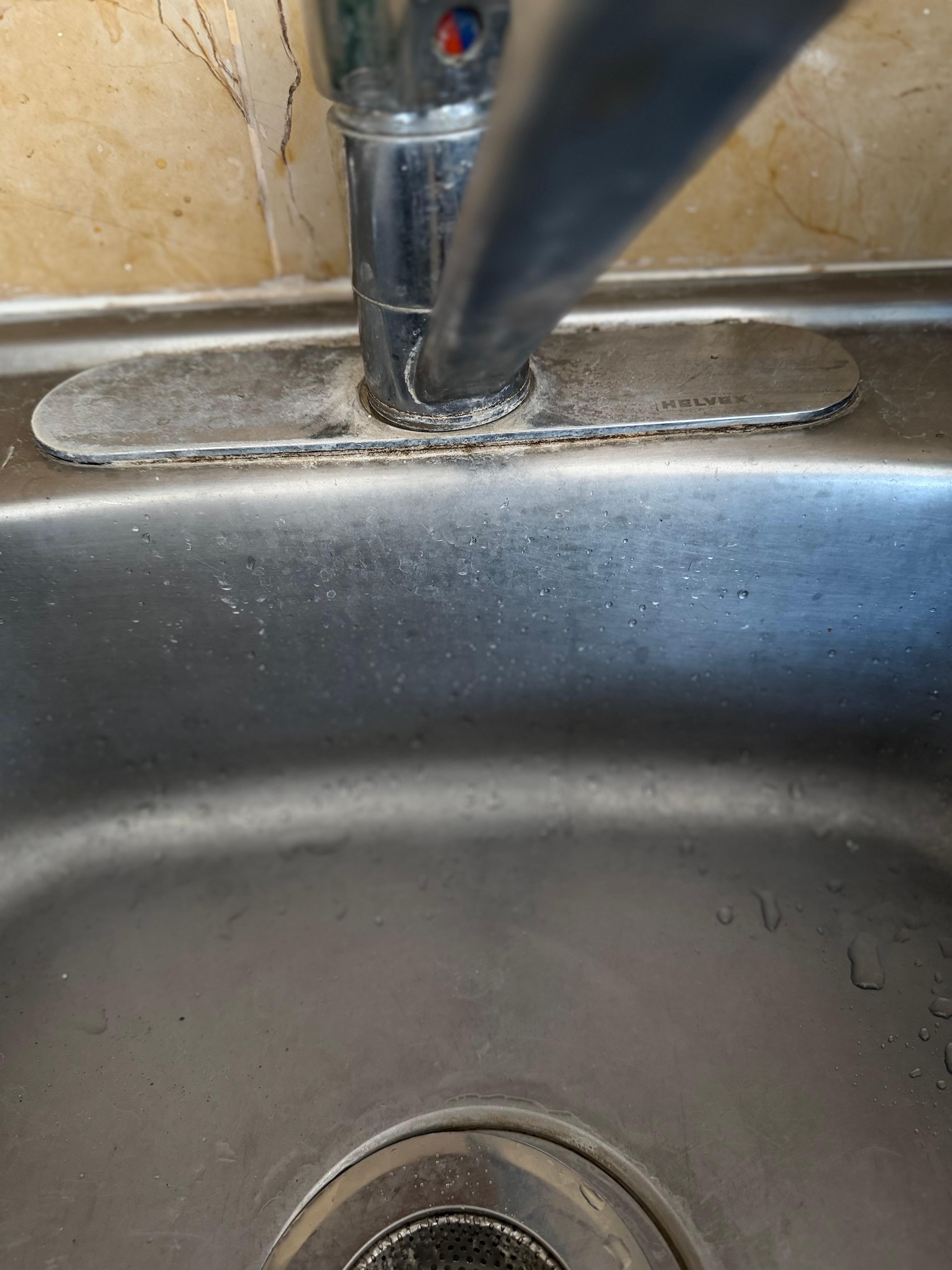 Kitchen sink/faucet