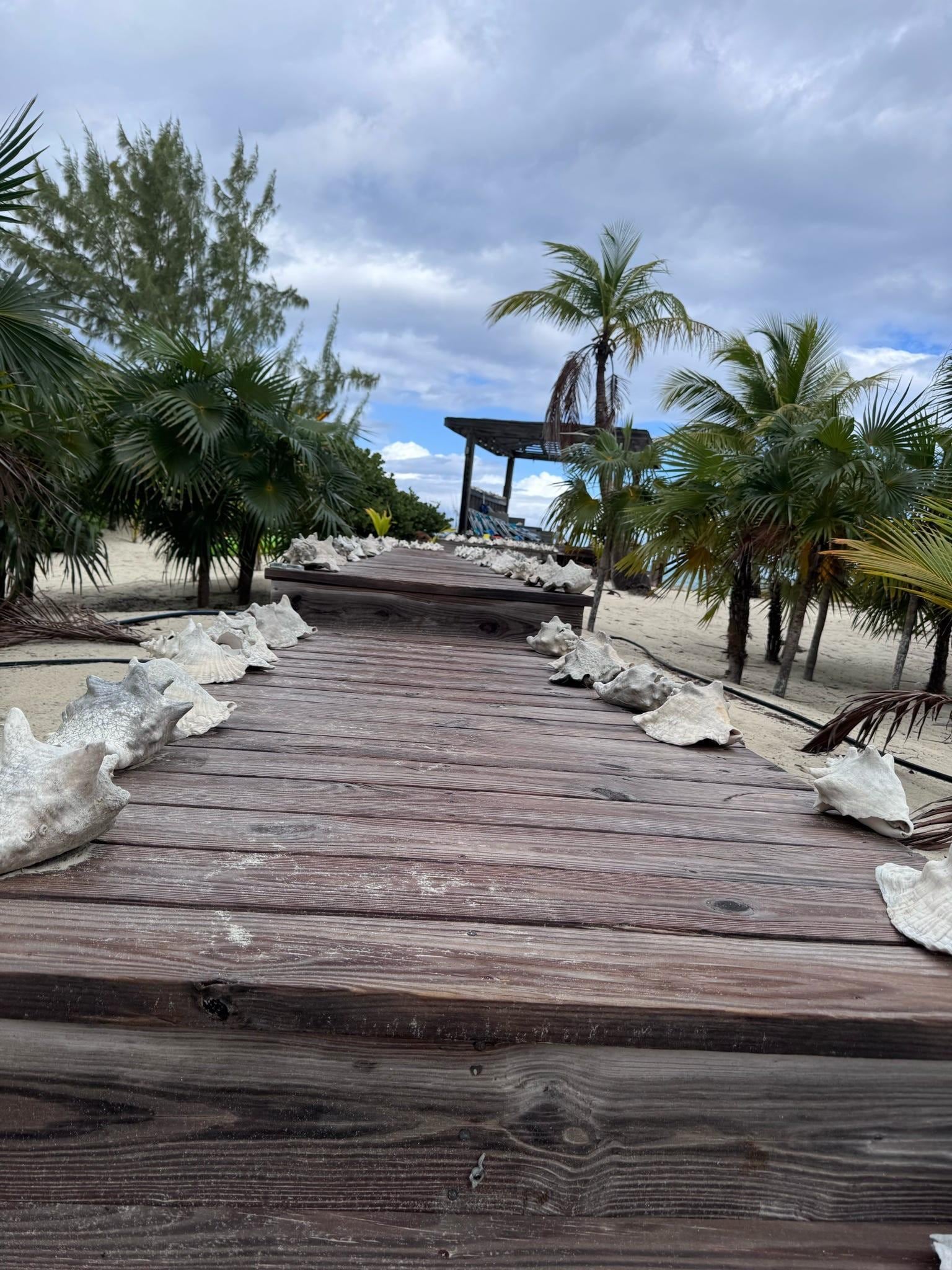 Walk from the house to the beach