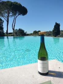 Chillen und geniessen am Pool!