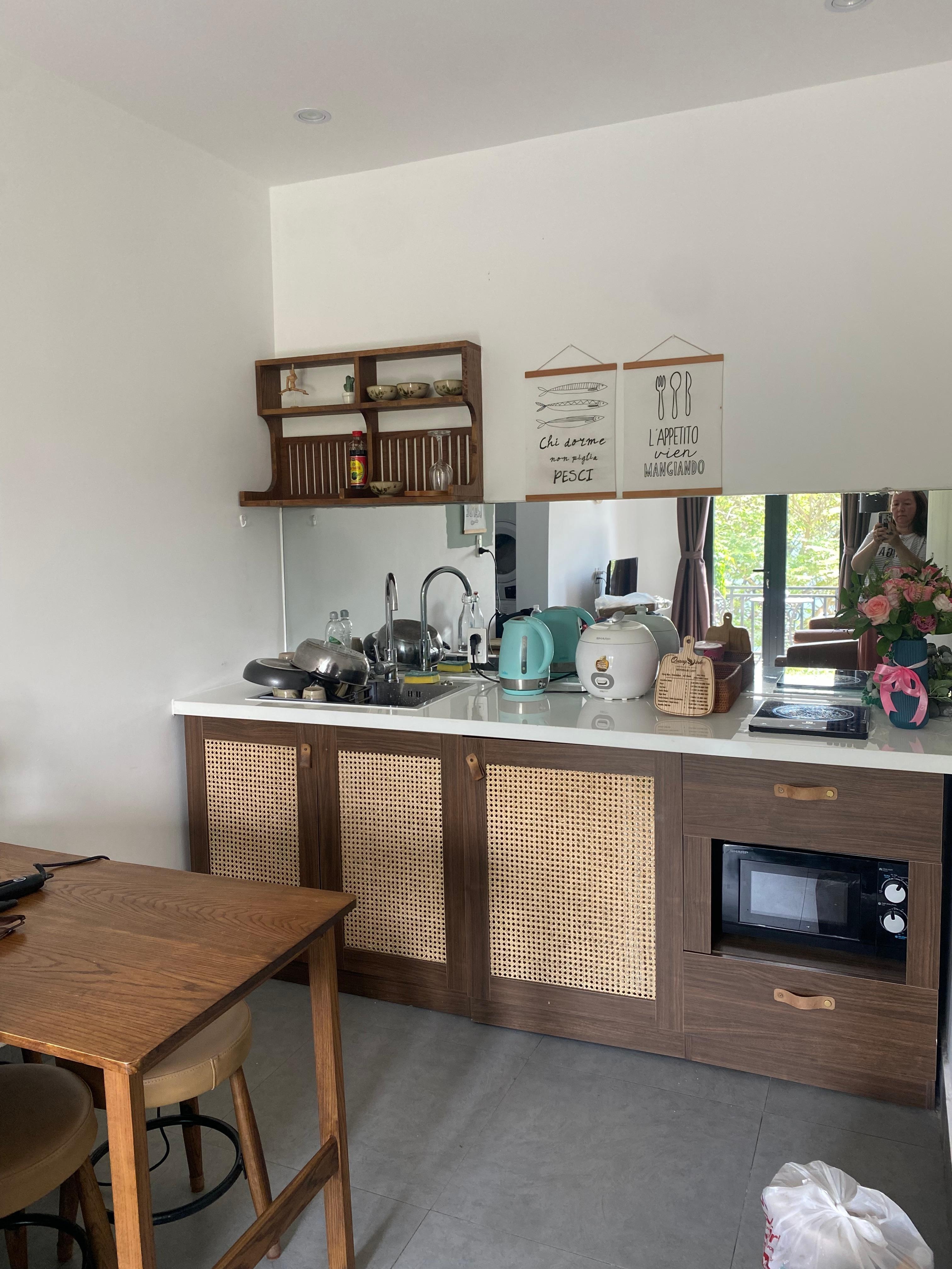 The kitchen dining area has just enough of what you need to be completely self sufficient. 