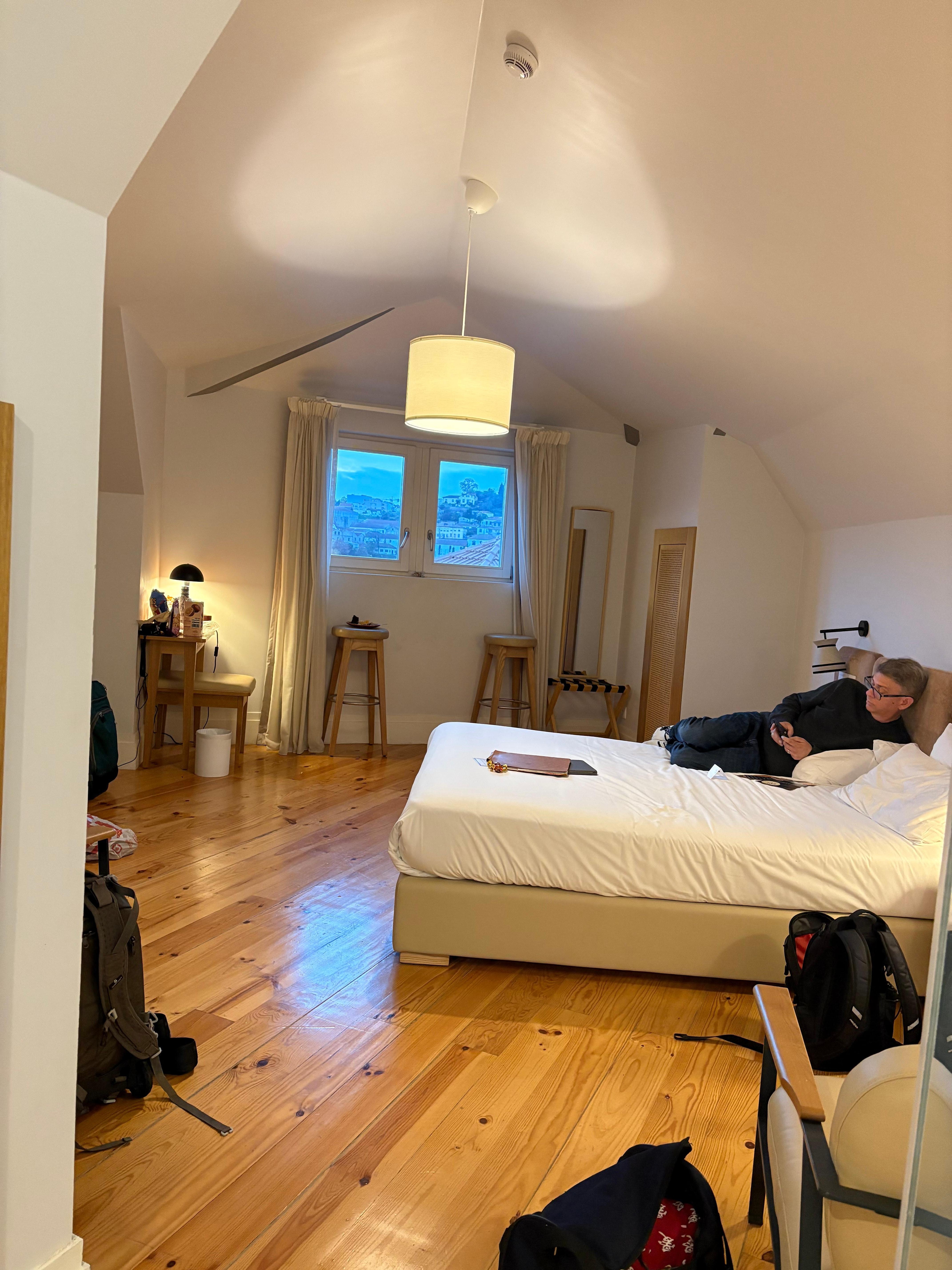 Spacious clean welcoming room