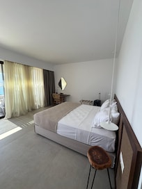 King size bed
