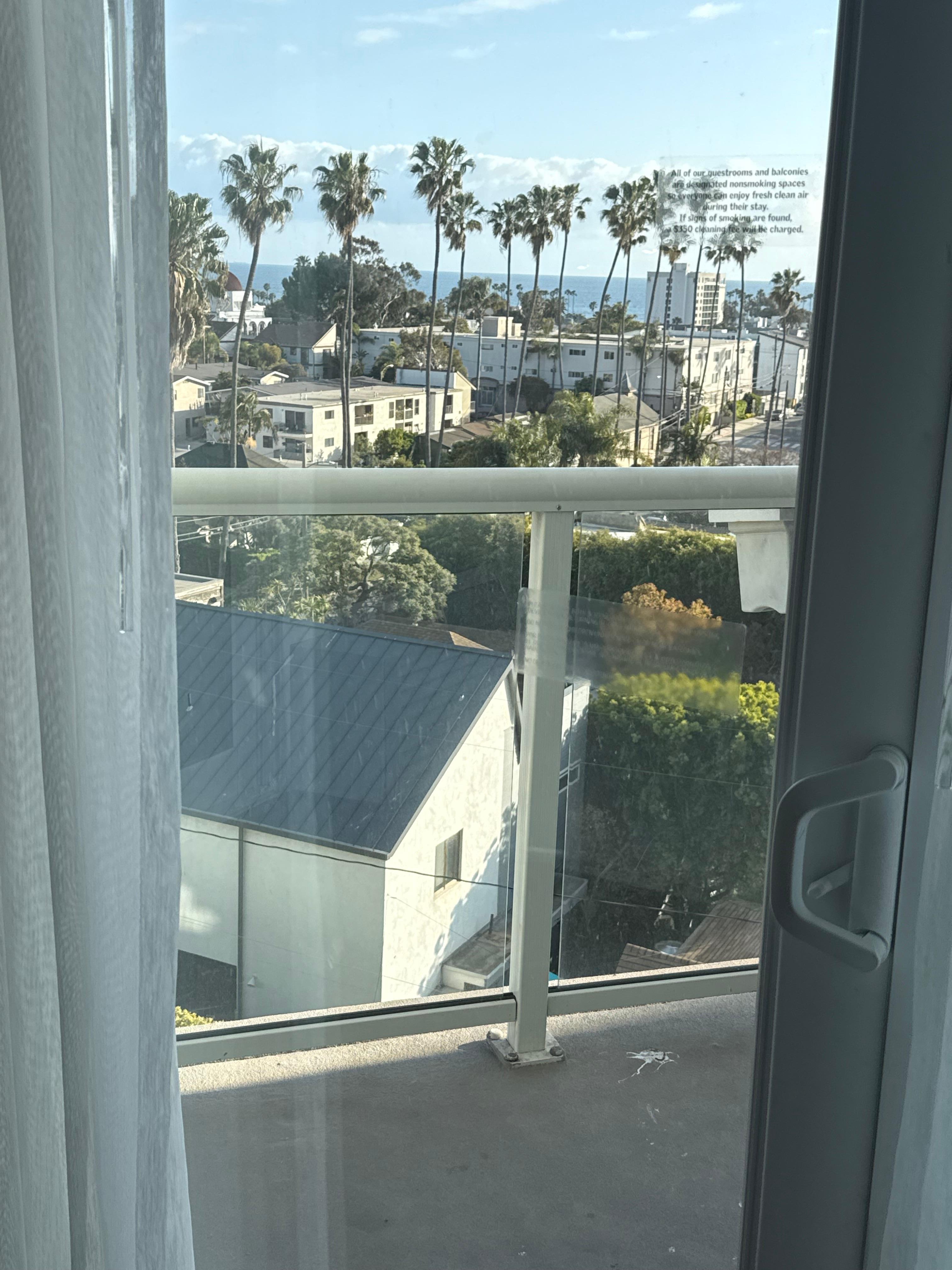 Nice balcony with ocean view