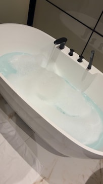 The tub that was in my room.. 1000/10