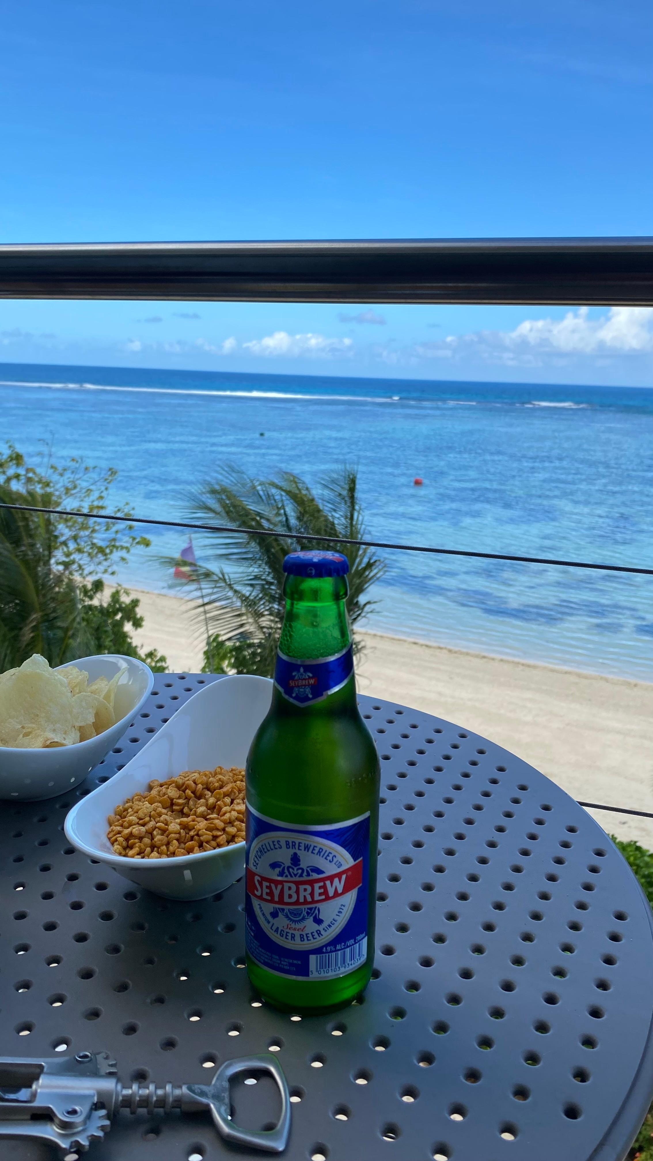 En öl på balkongen 