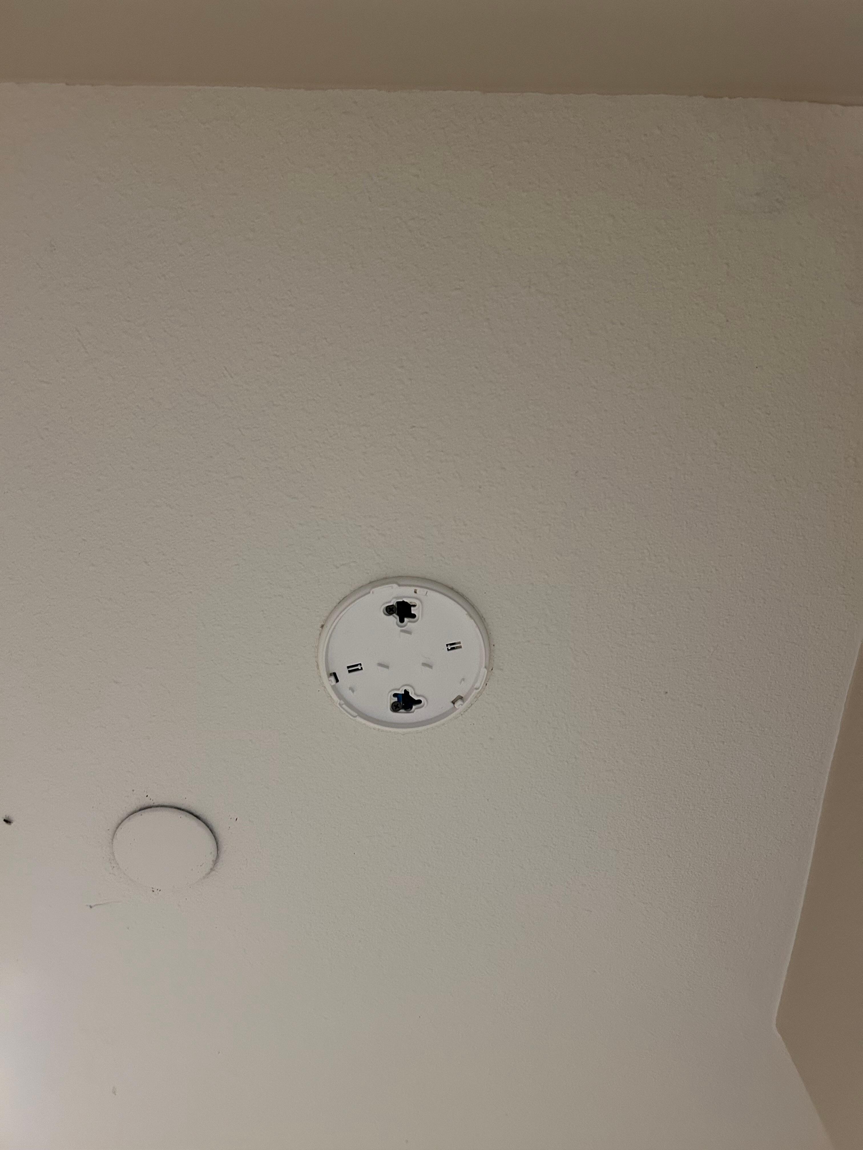 Smoke detector in main living area