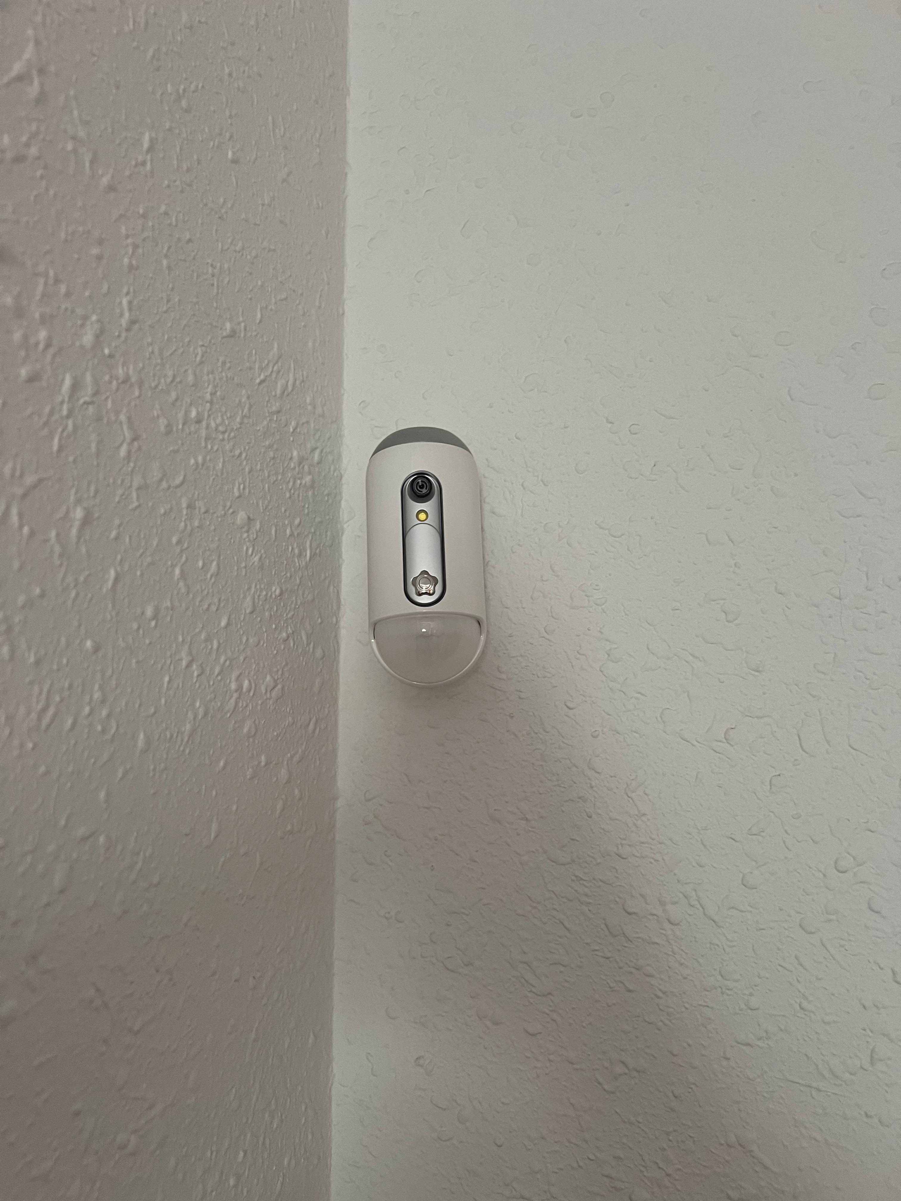 Caméra dans le couloir 