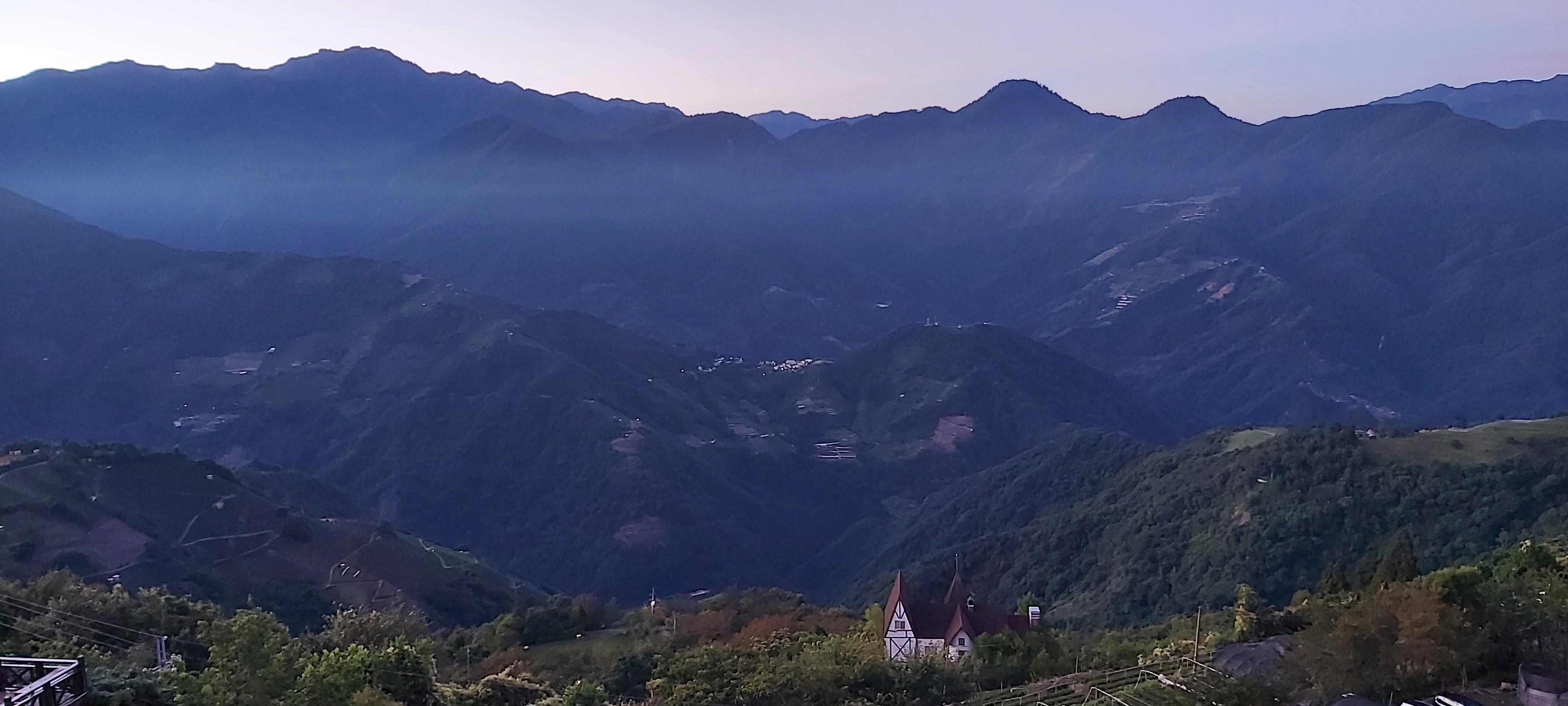 陽台俯瞰，清晨5點