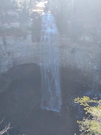 Fall Creek Falls in 21 degrees temperature outside.