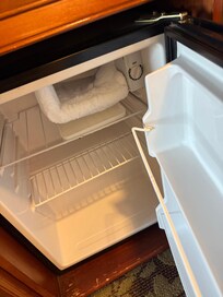 Both room refrigerator frozen