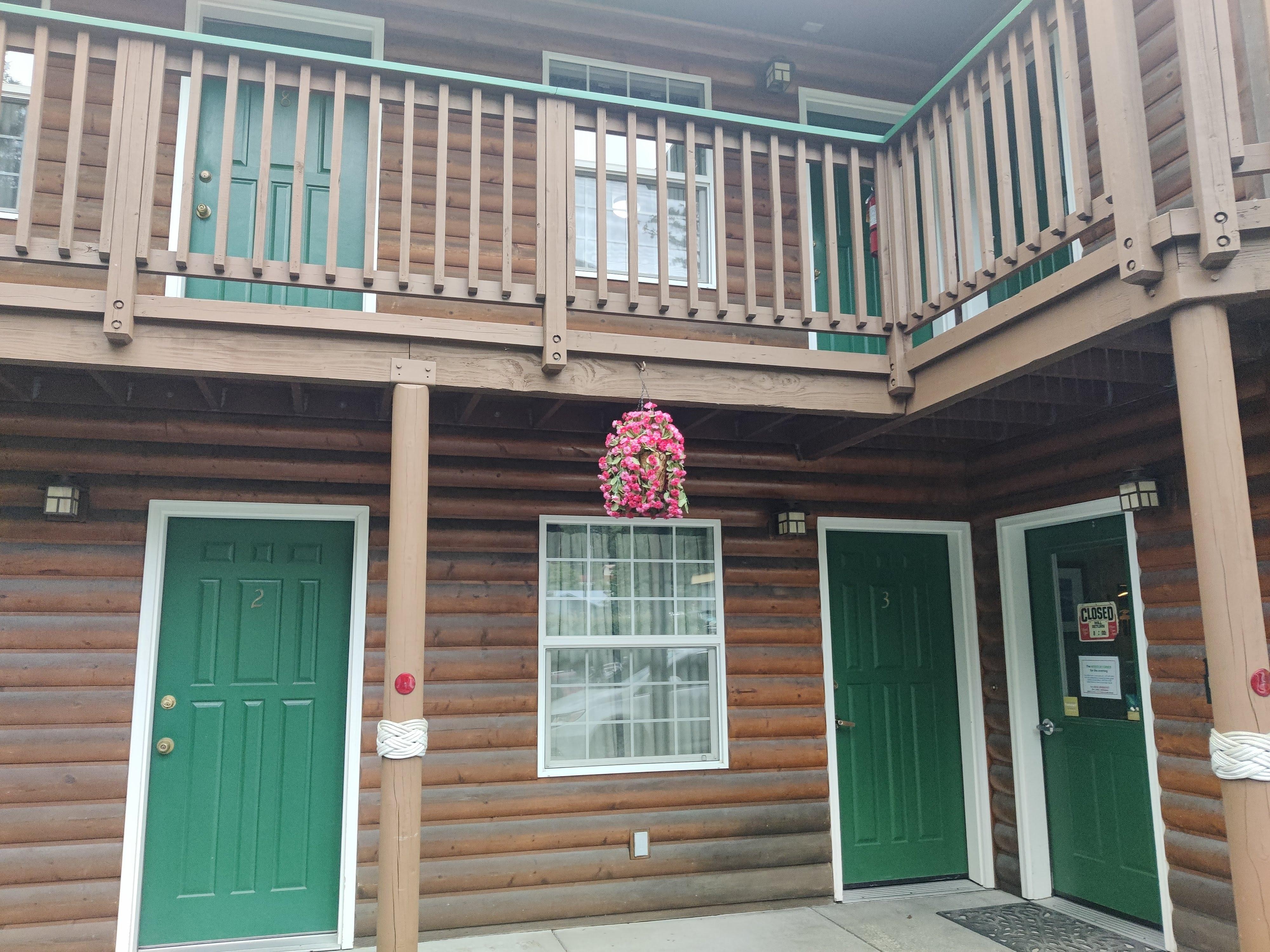 The place is simple but exactly what you need. Clean, comfortable and convently located about a mile from the train station and the dock.