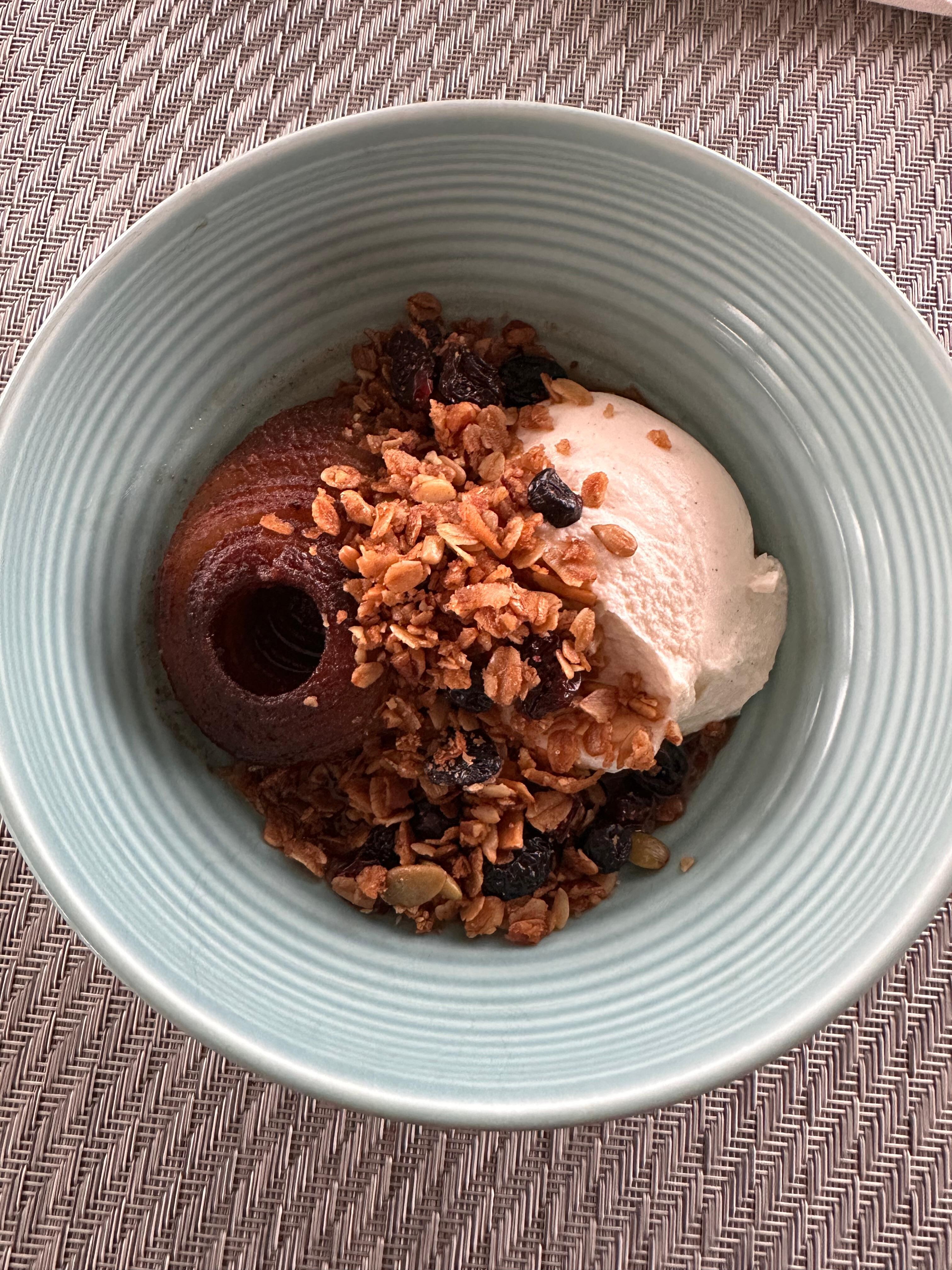 Anthony’s baked apple w/ Vanilla bean yogurt & granola 