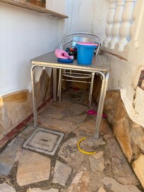 Überall stand Putzzeug rum