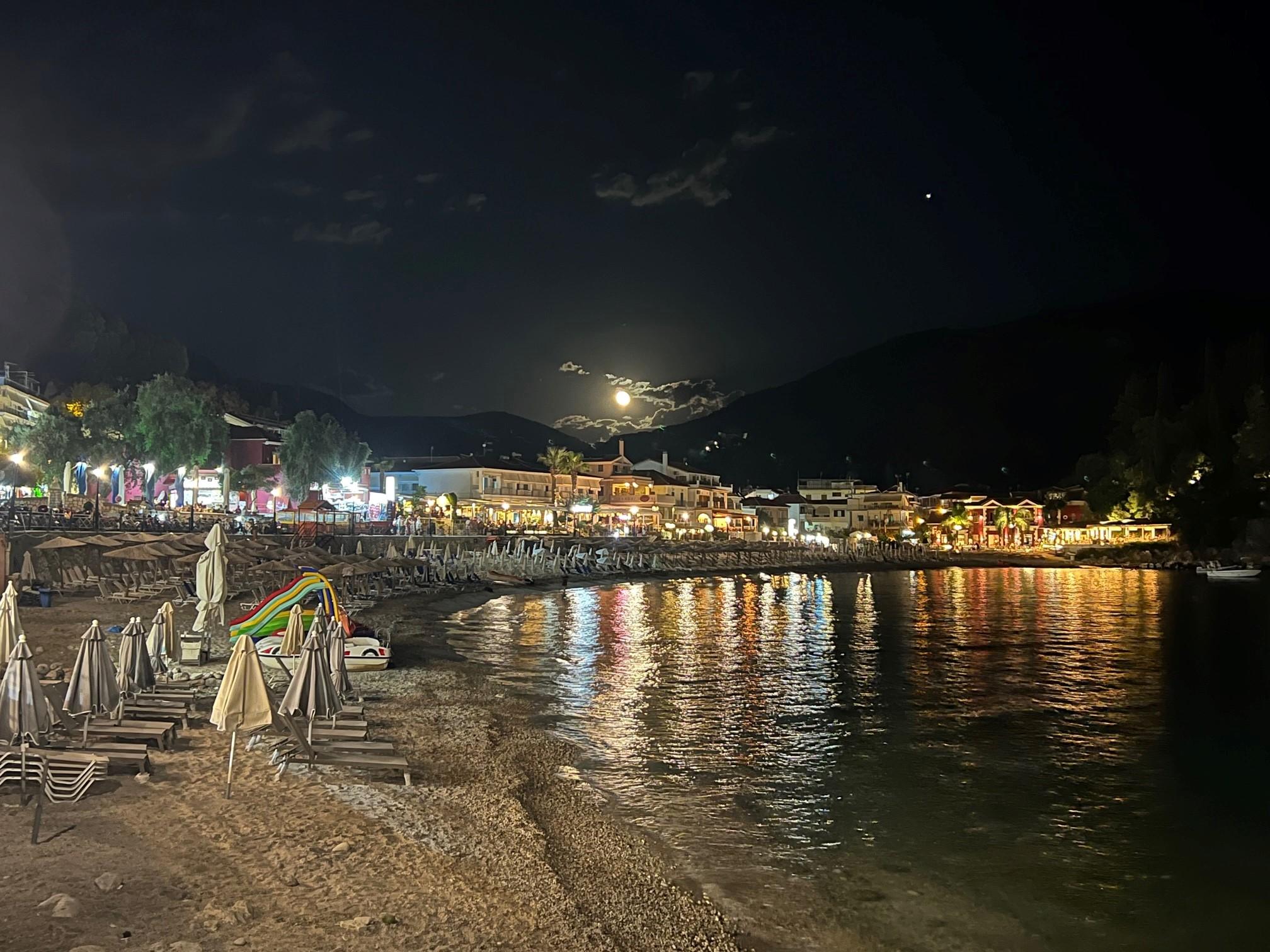 Kryoneri beach at night