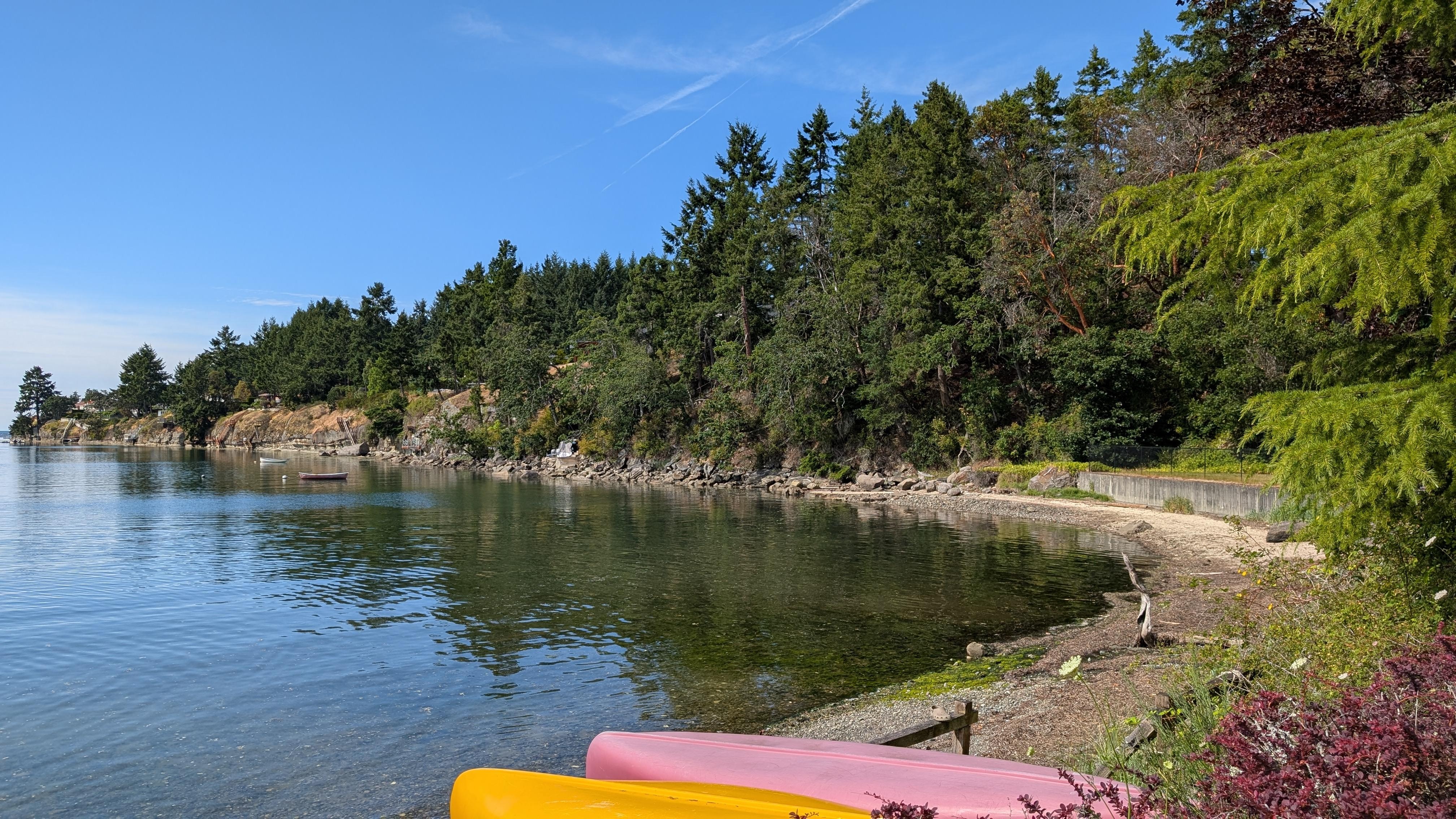 Calm afternoon in the bay 