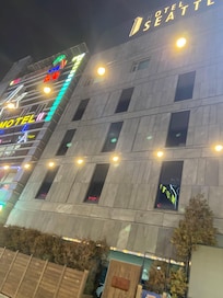 ホテルの外観(裏口?)