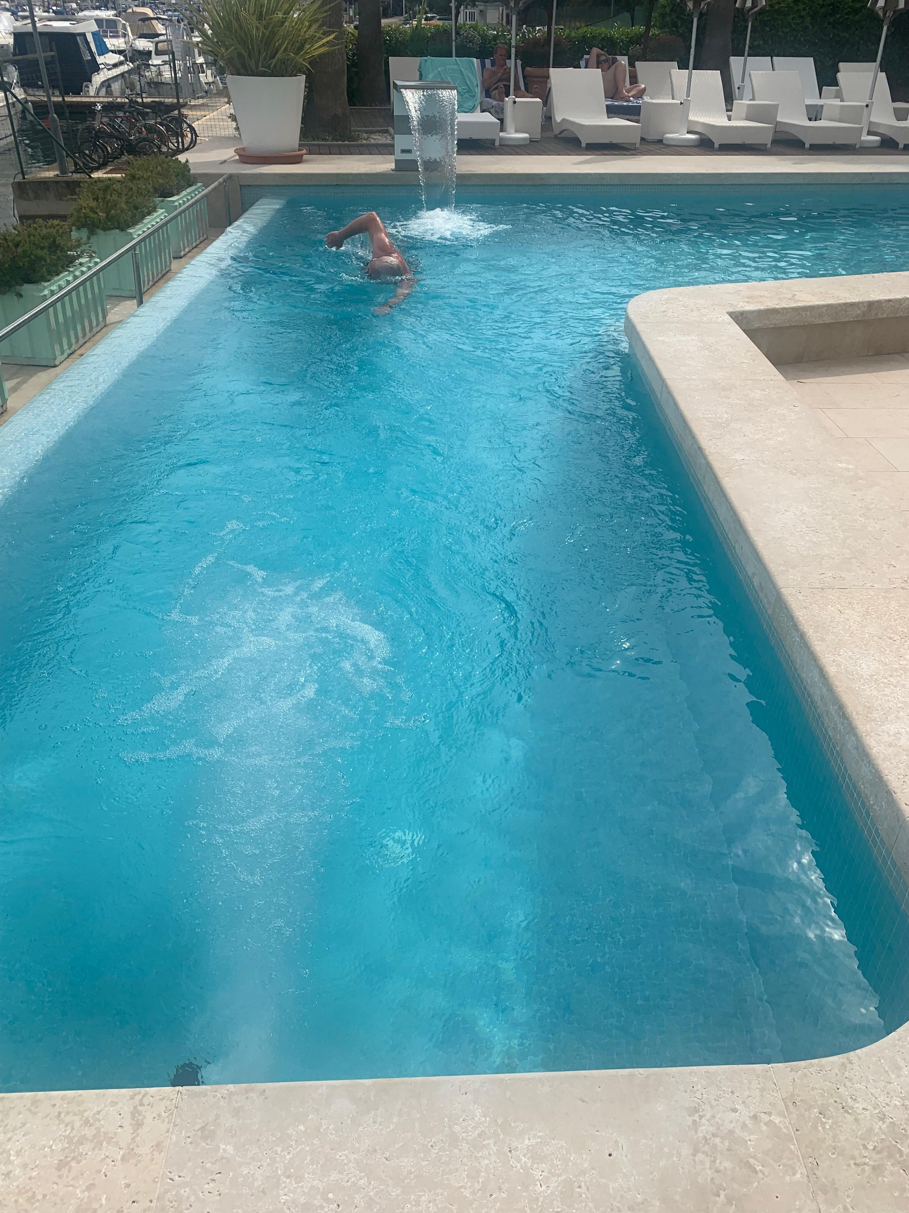 Tiny pool. But you could t sit there because of the noise from the stone quarry 