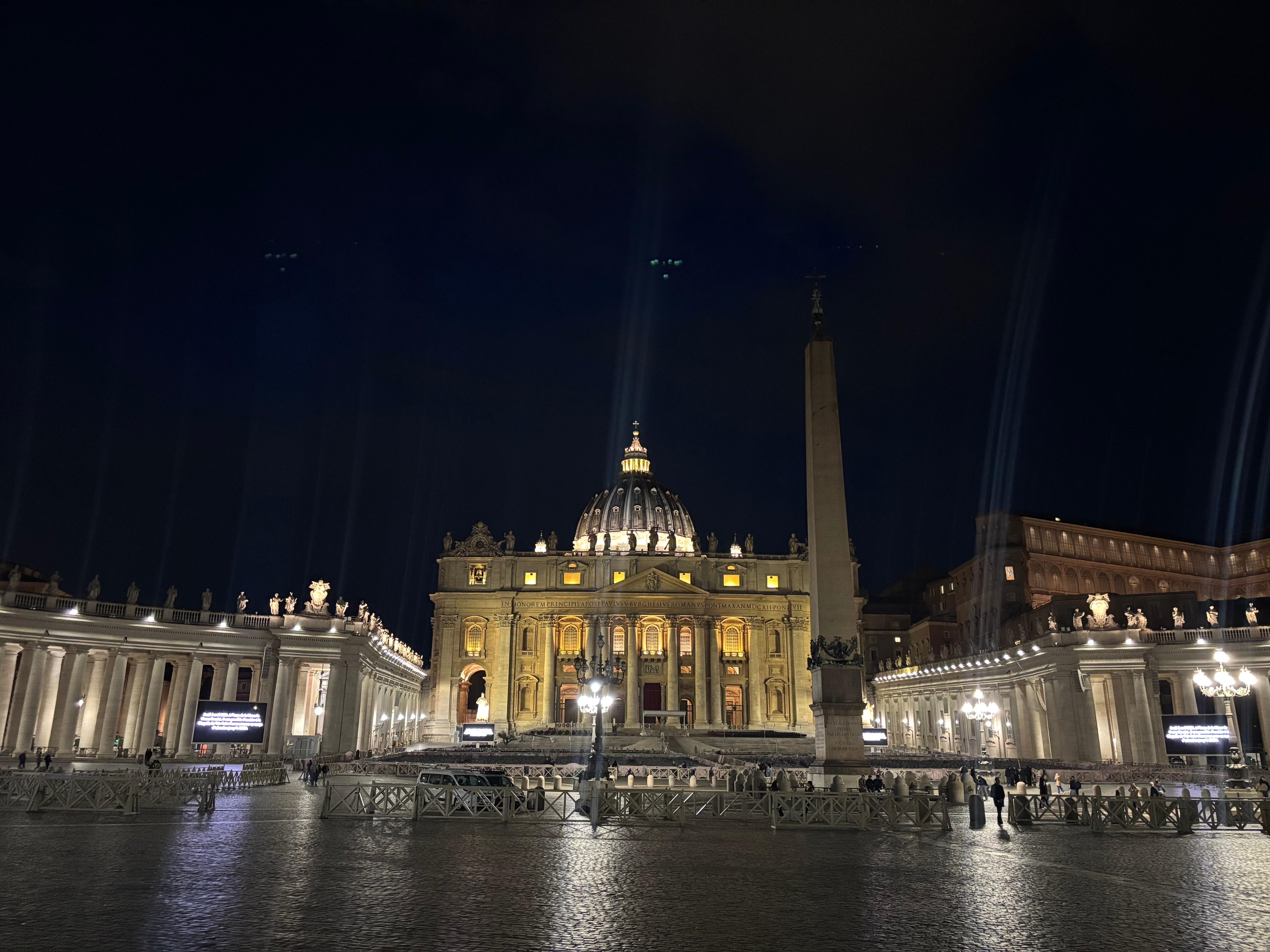 Der Petersplatz ist nur ein paar Gehminuten entfernt. 