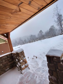 It’s not everyday that you get to experience winter wonderland in the Smokies!