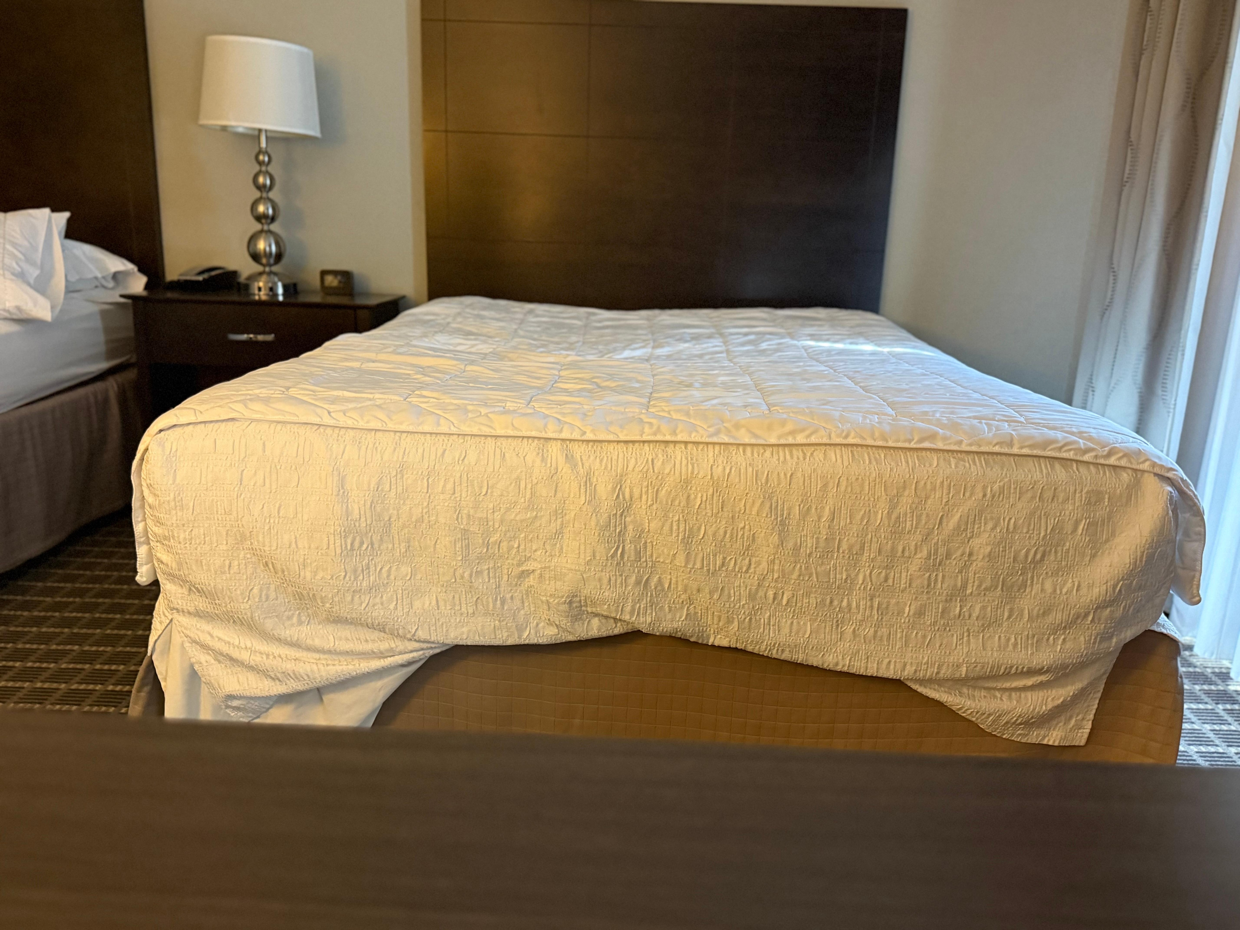 Only complaint we had was sleeping on a worn out mattress. My wife and I both kept rolling to the center of the bed due to the severe depression in the middle. On the secong night I gave up and moved to the couch.