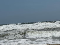 Rough surf no swimming