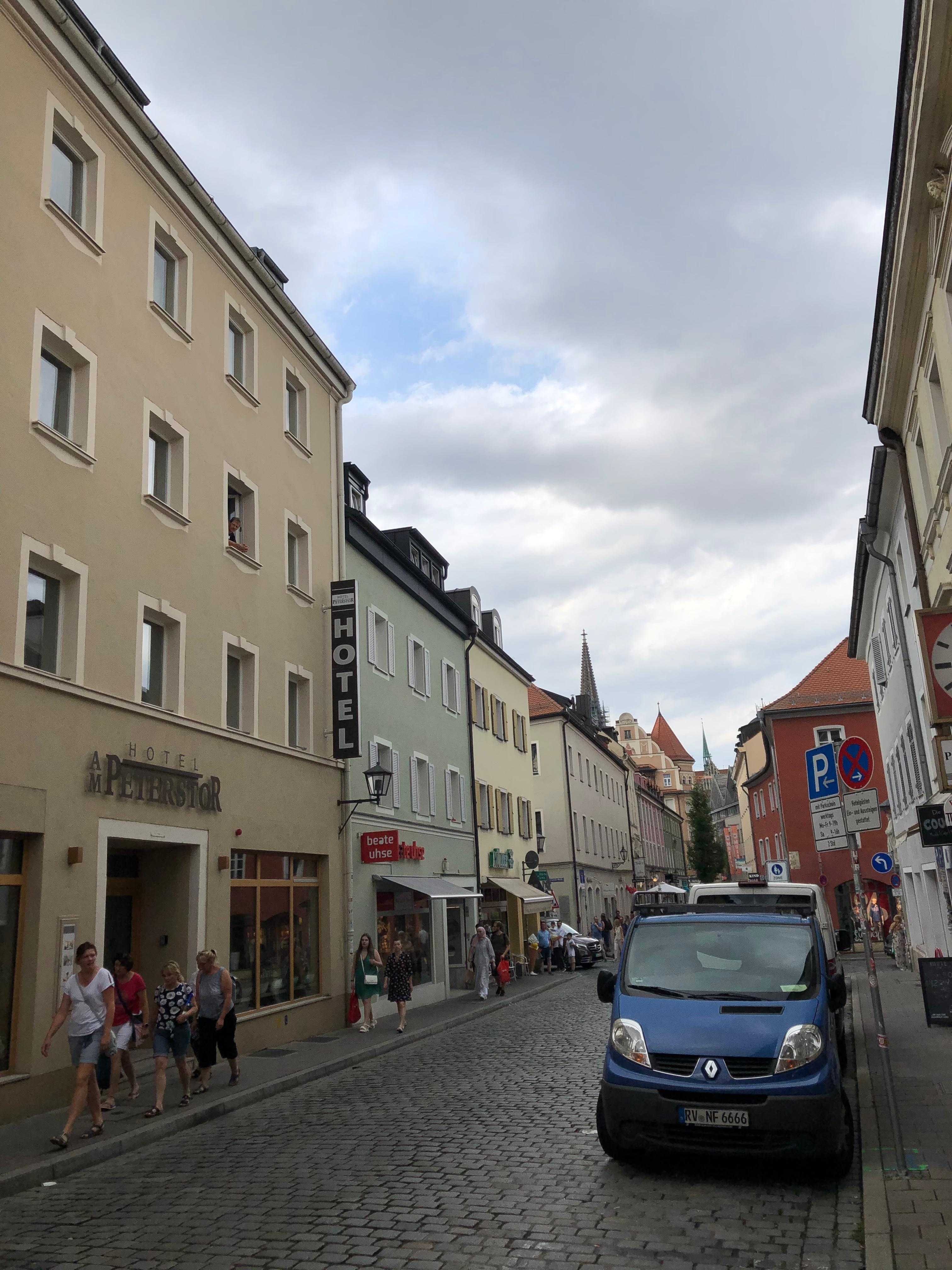 ホテルのメインエントランス