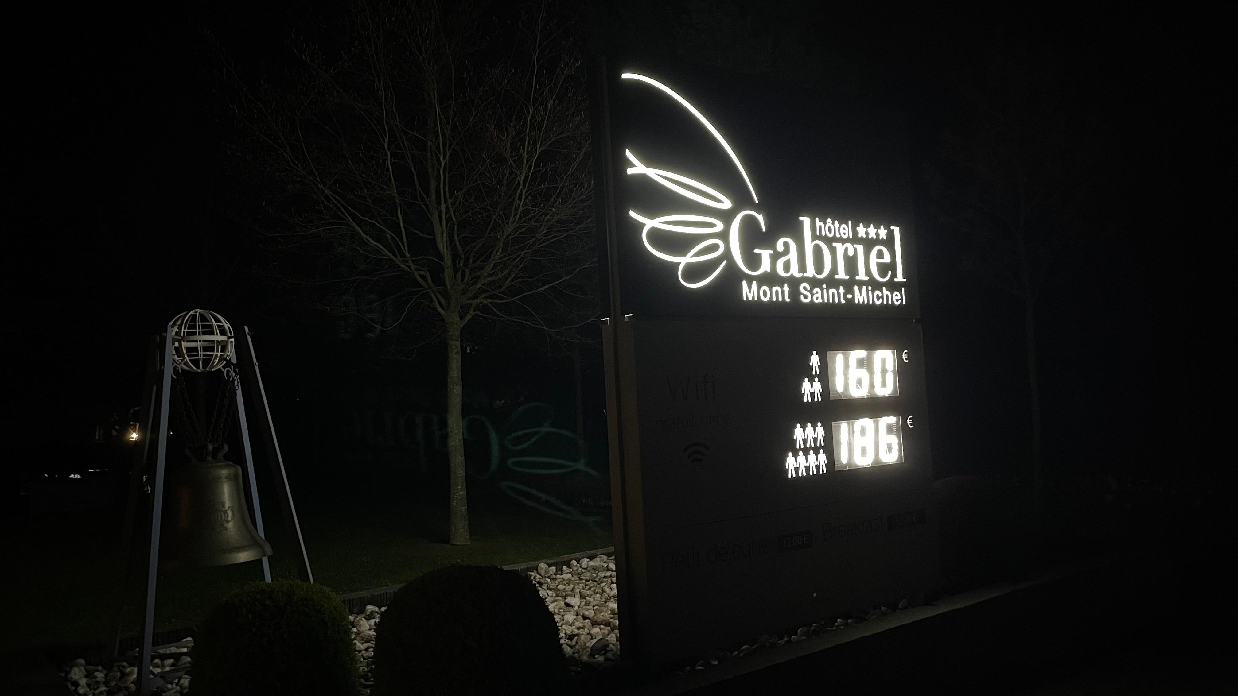 予約した金額は、店頭に示されている価格より高かった。残念極まりない。