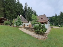 Ein riesiges Grundstück für Gross und Klein sowie auch Hund