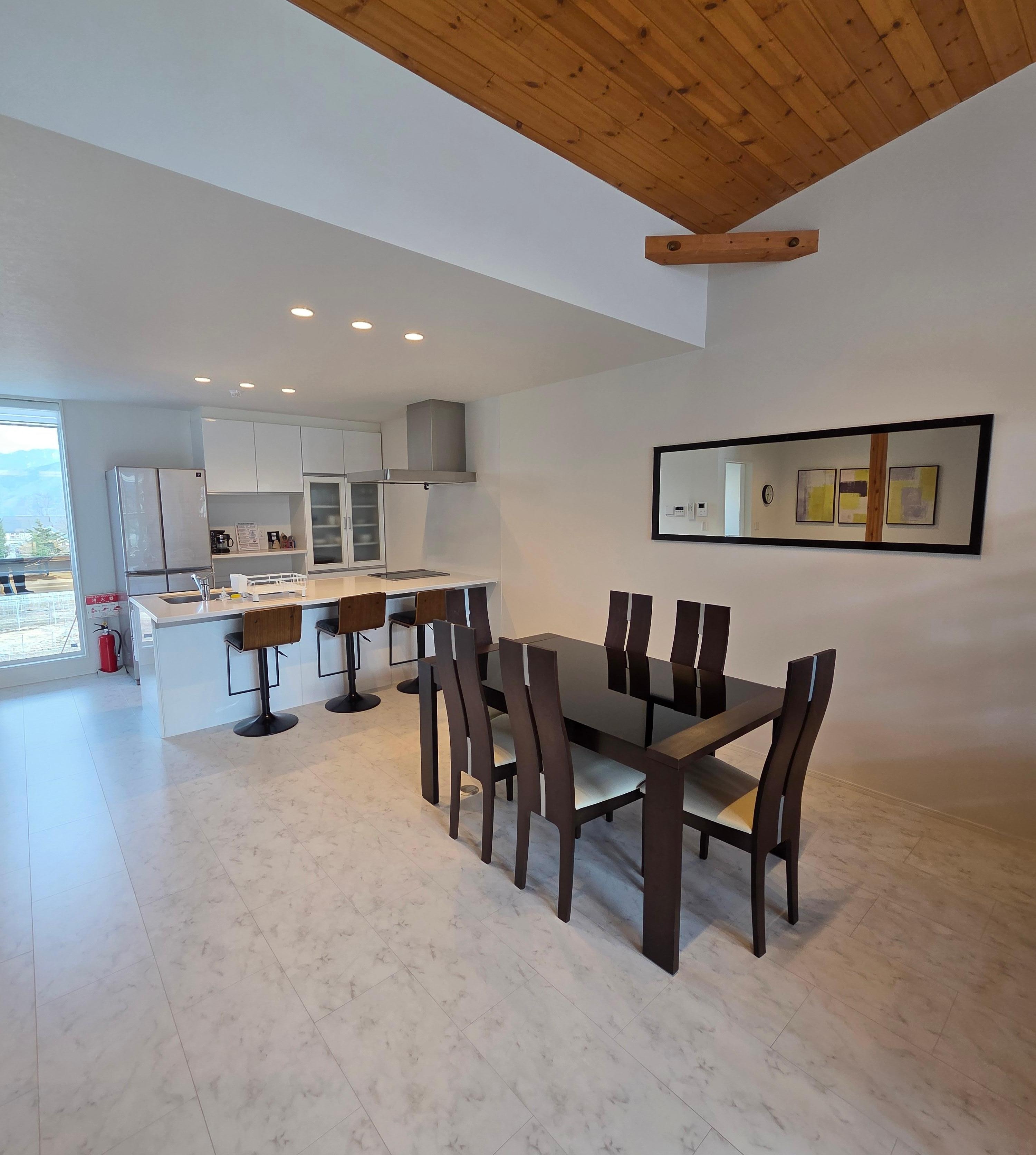 Dining area / kitchen 