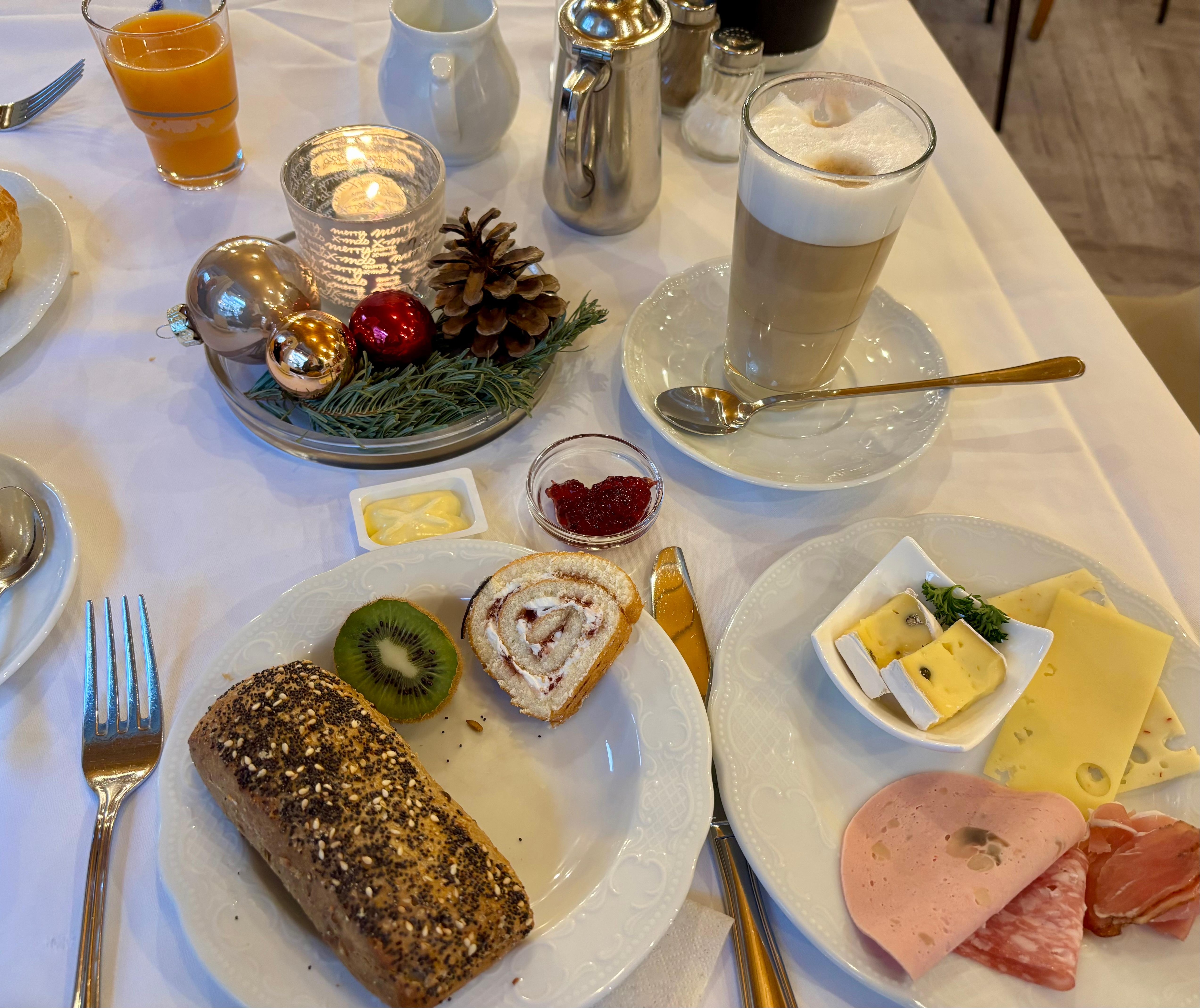 Breakfast so yummy with capuchino and latte options!