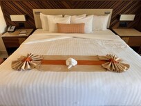 King Bed - Ocean View Room