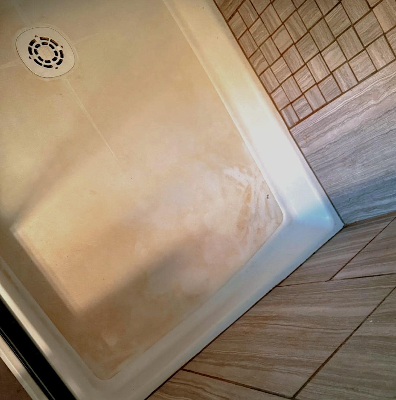 Master bathroom shower basin was dirty and unsanitary.  It was worse in person!