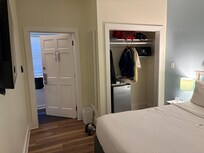 Had only 4 hangers in the closet/ kitchen