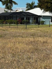 Lots of privacy behind lanai