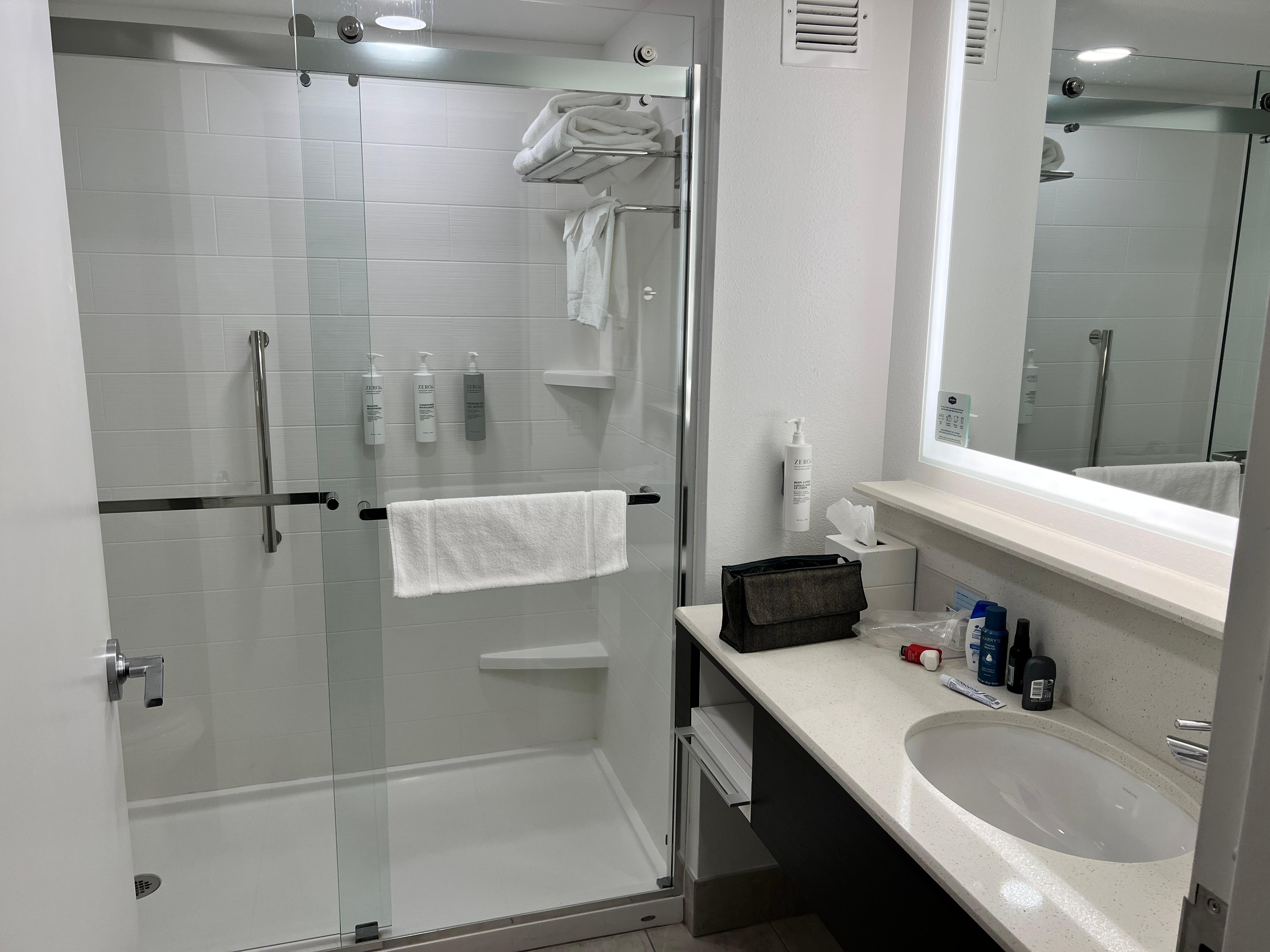 Neat and clean bathroom