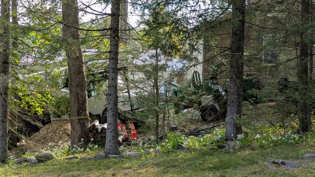 chipper and bucket truck