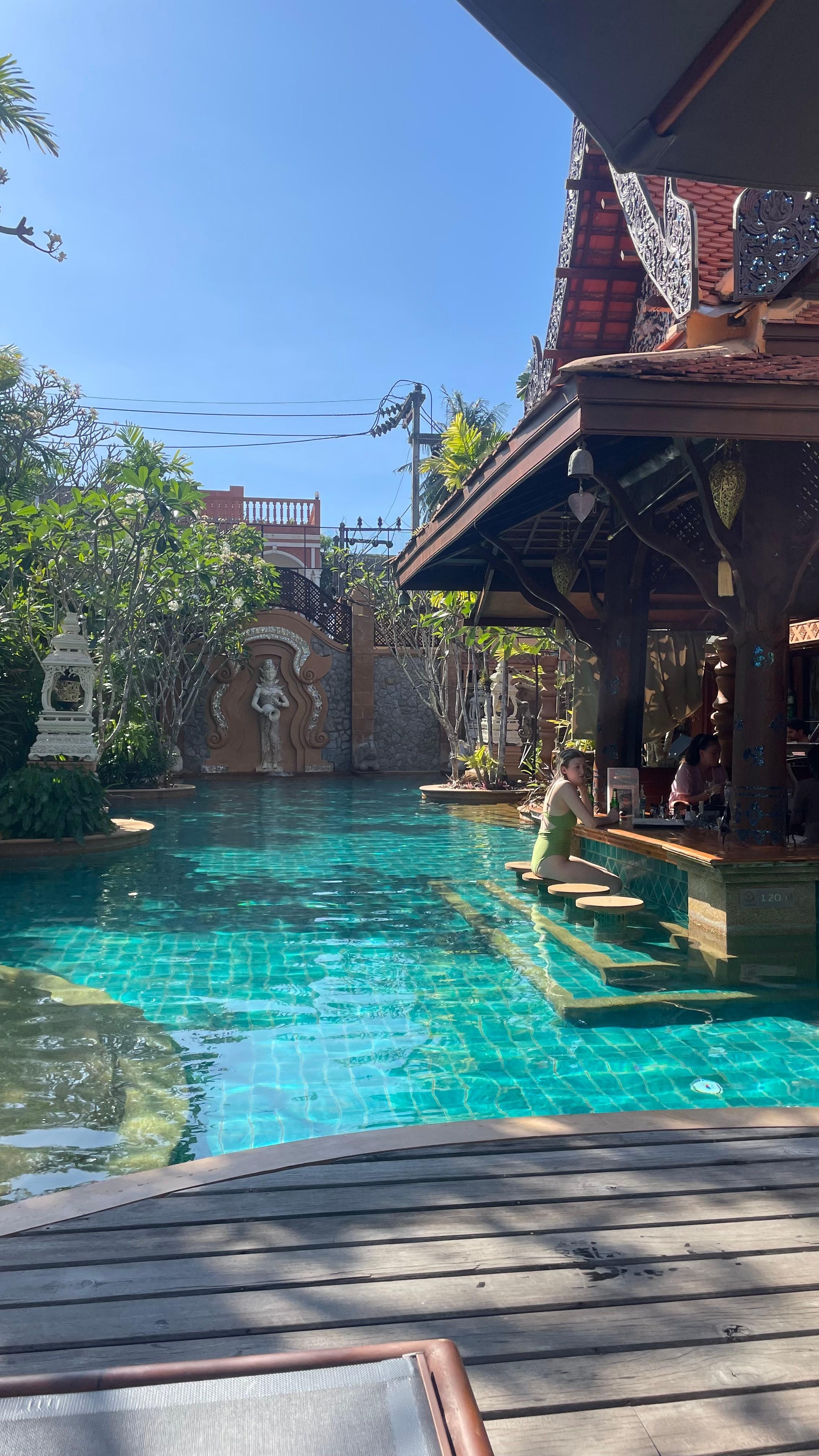 Swimming pool bar (main)