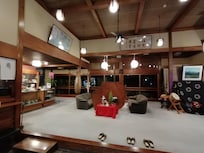 玄関正面
Inside entrance view