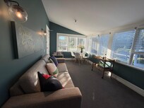 Sitting room (upstairs)