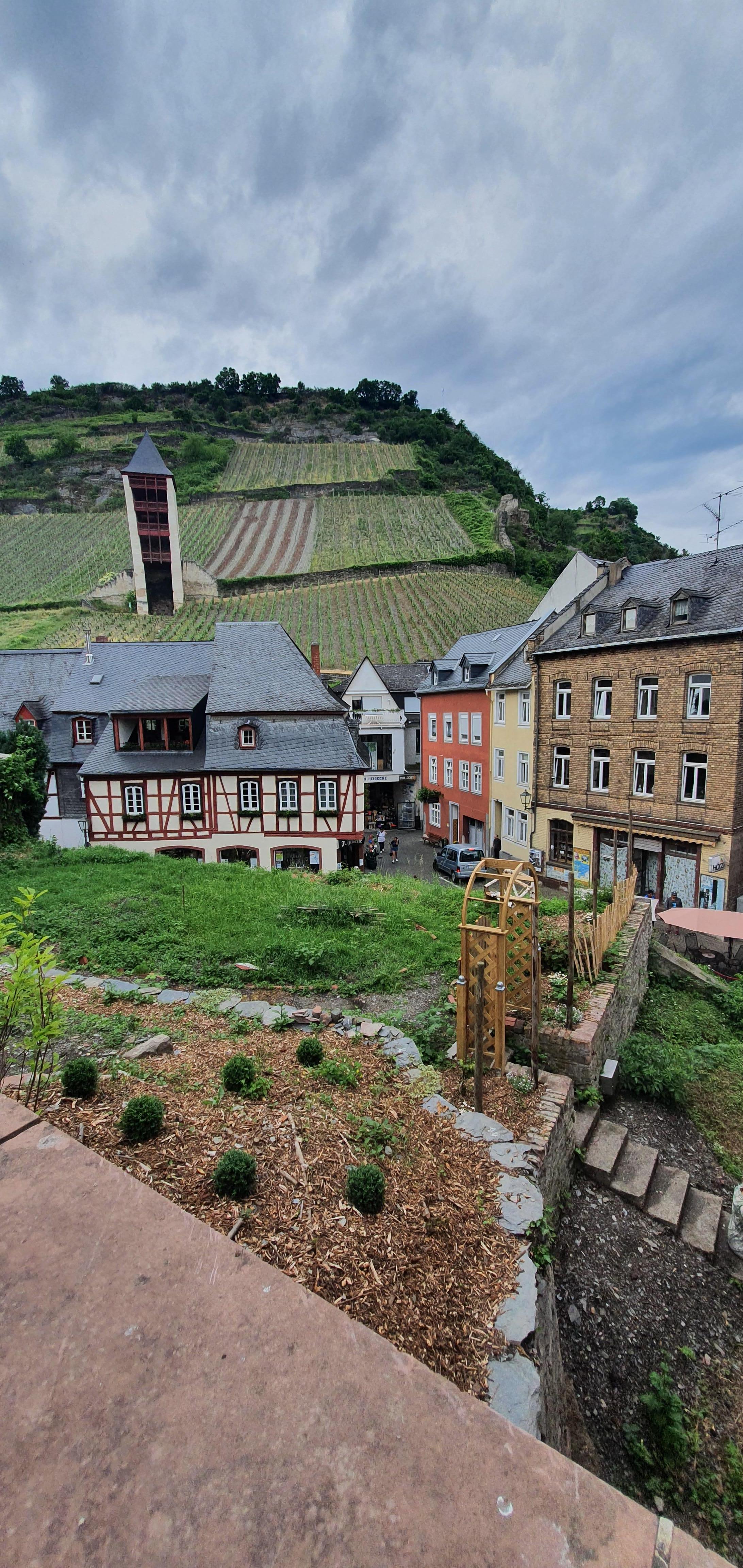 Vue sur la ville de la chapelle des pelerin