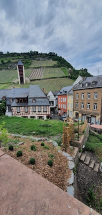 Vue sur la ville de la chapelle des pelerin