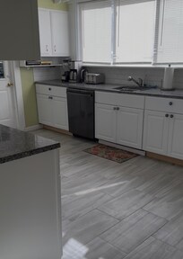 The kitchen. It’s huge and well equipped.