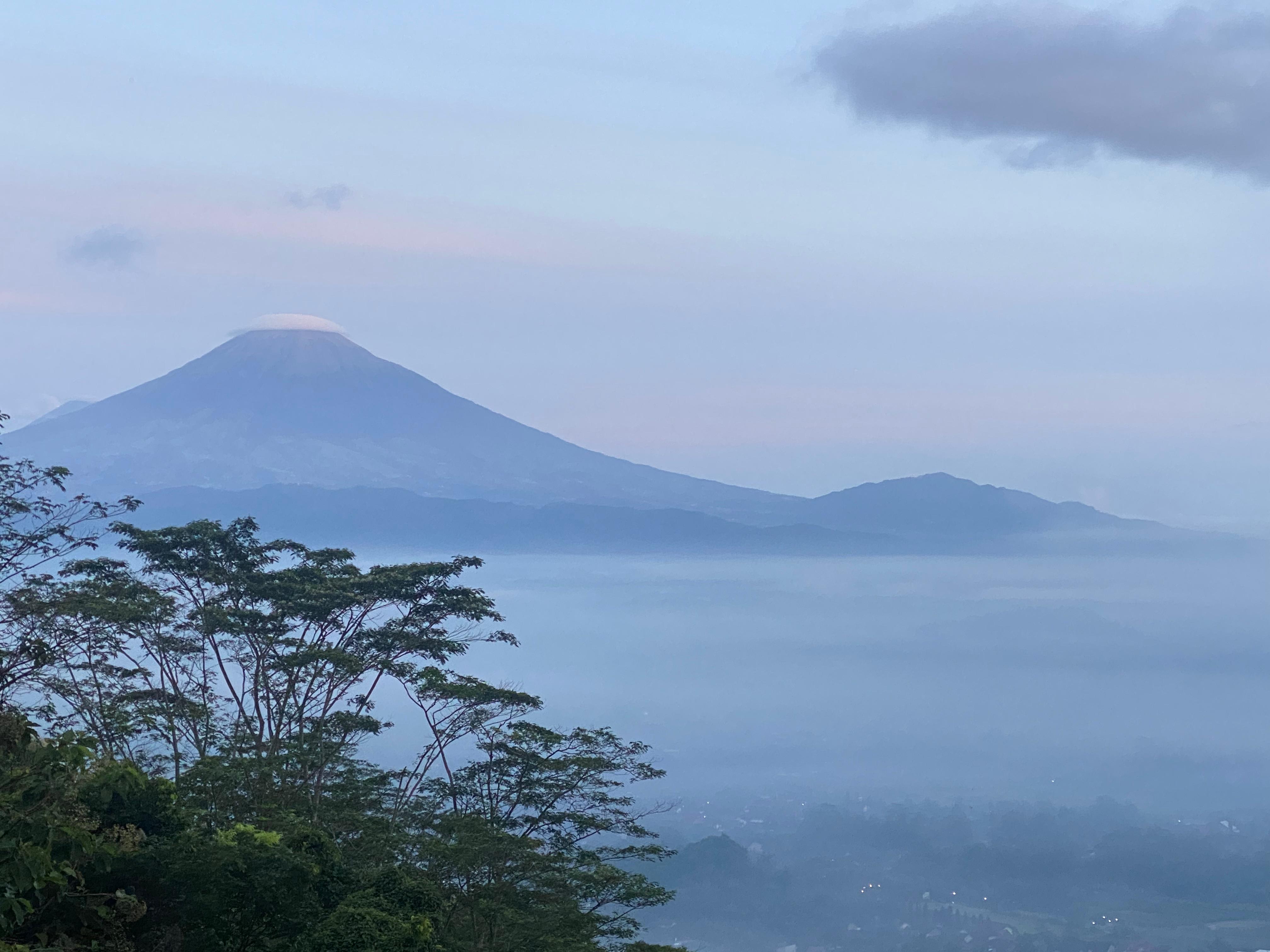 Beautiful view of surrounding volcanos 