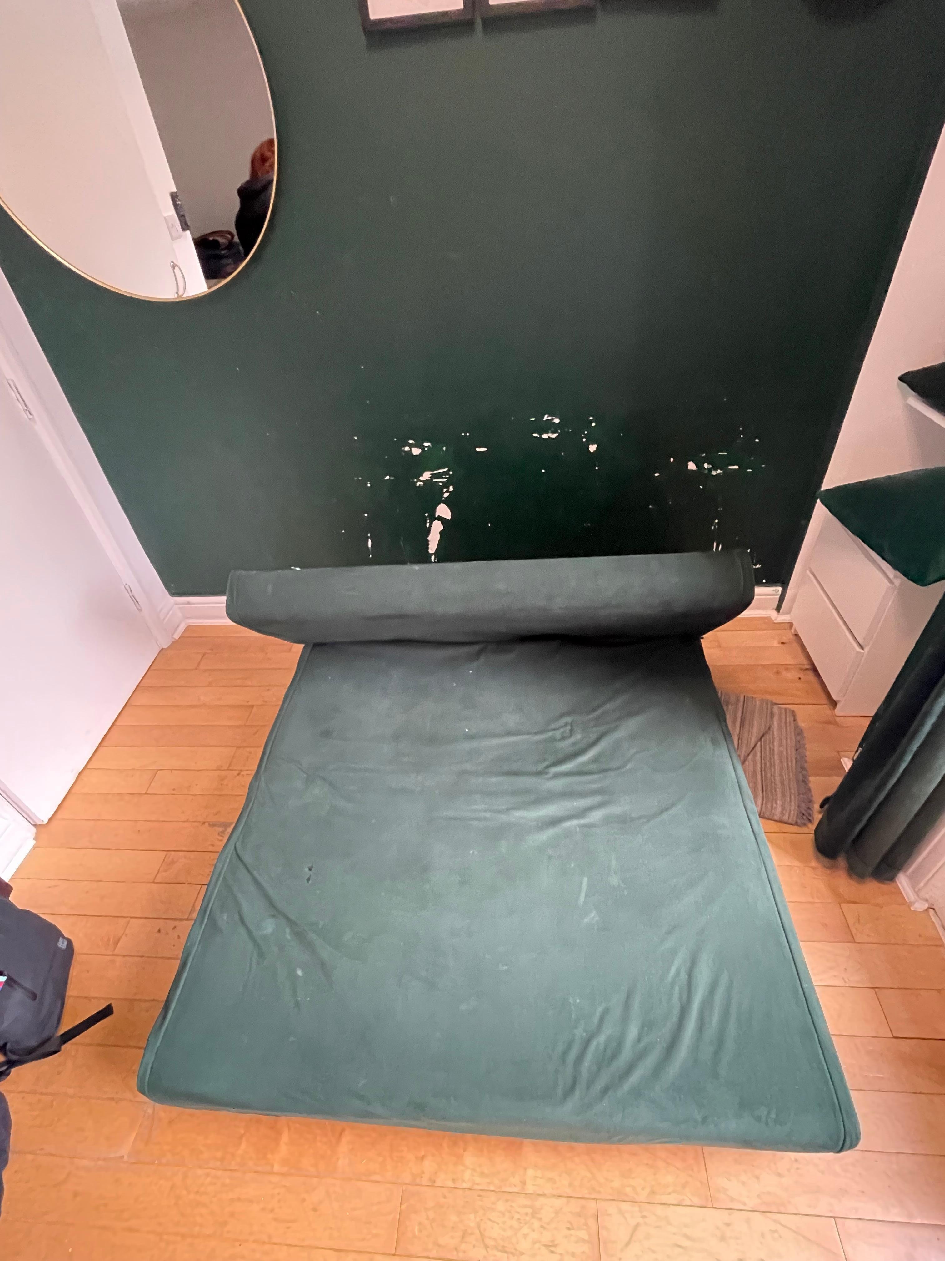 Schlafsofa im "Ersatz"-Apartment