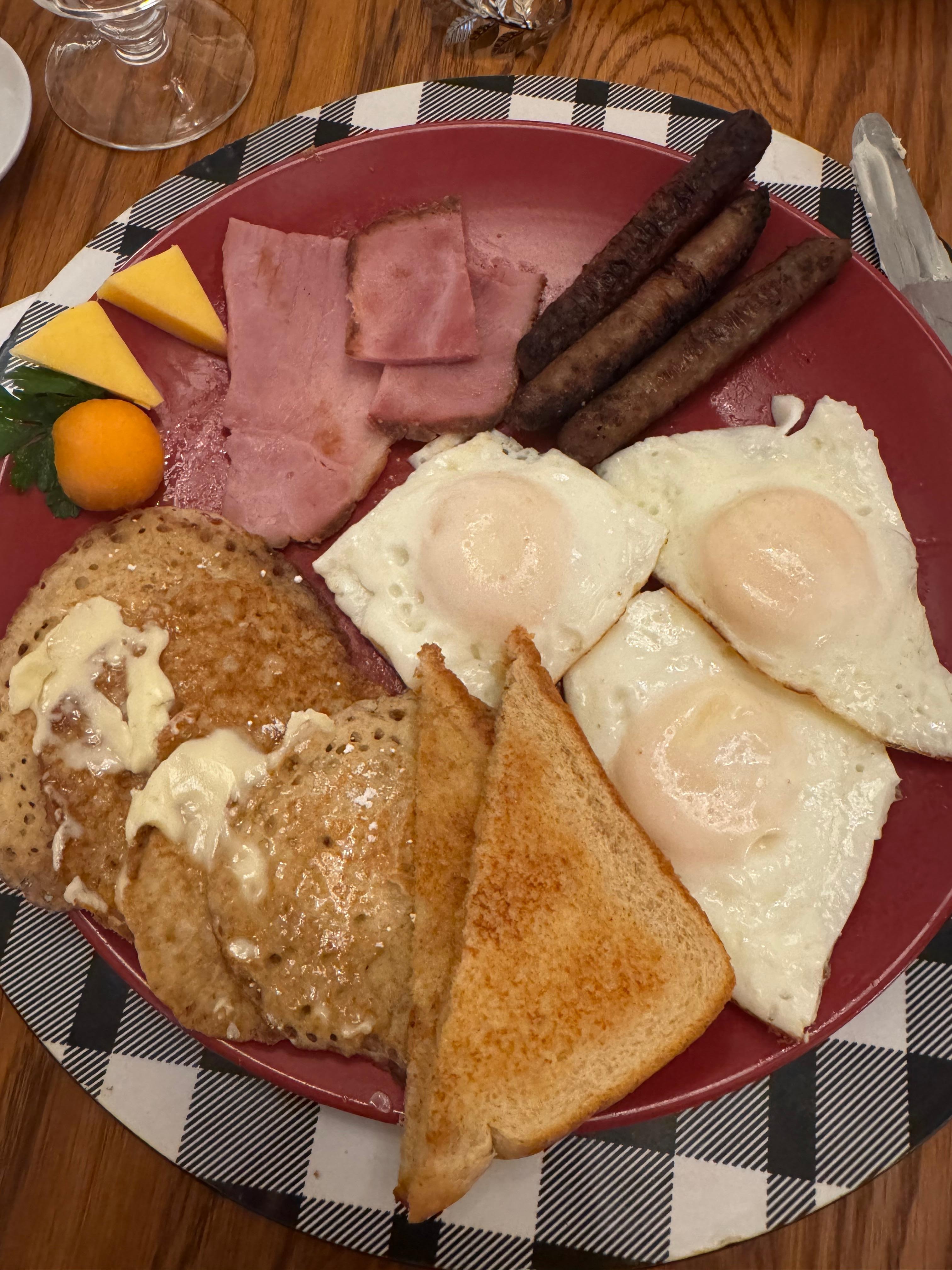 Breakfast was so delish and we didn’t want to leave a morsel behind. 