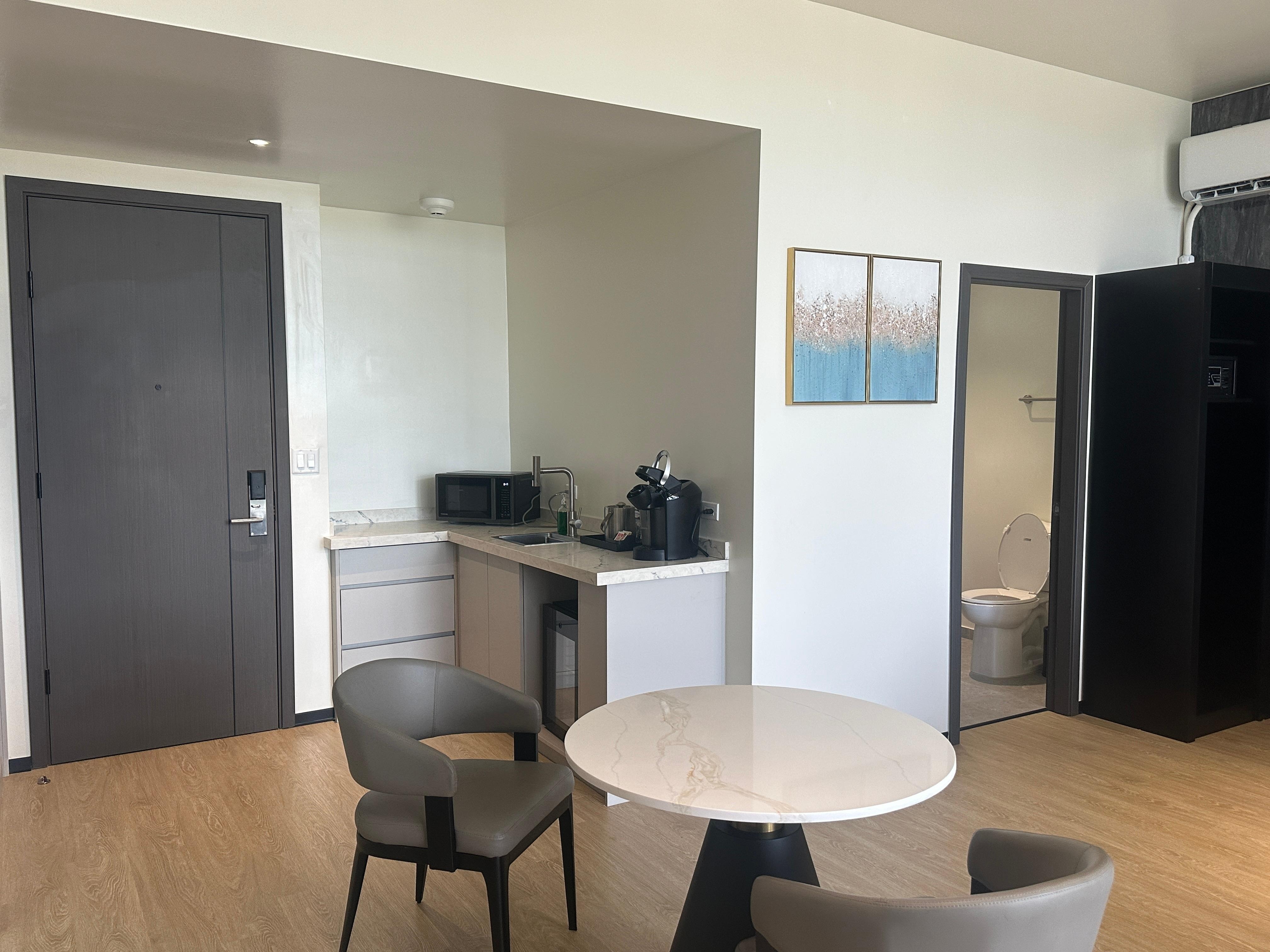 Roomy Rooms with card table 