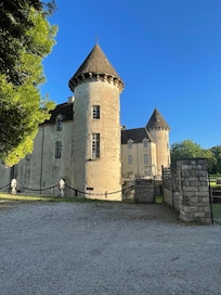 Château de Savigny juste à côté